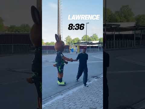 When do the players arrive for the first training?
