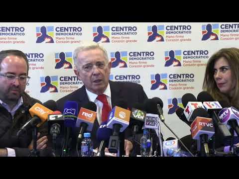 COLOMBIA. Gustavo Petro se re&uacute;ne con el expresidente &Aacute;lvaro Uribe