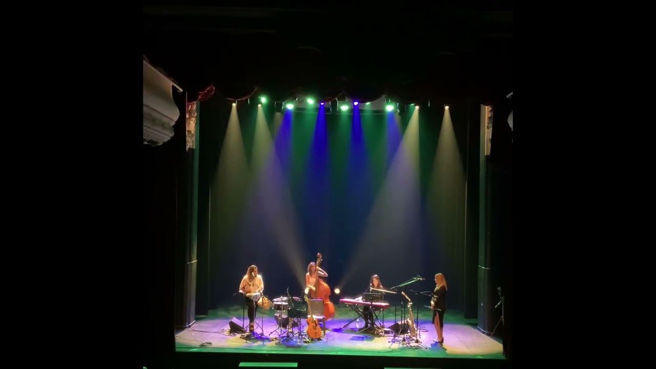 La Chanson D’Hélène Live