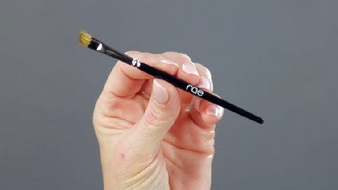 How to Use an Eyebrow Brush : Makeup Tool Guides