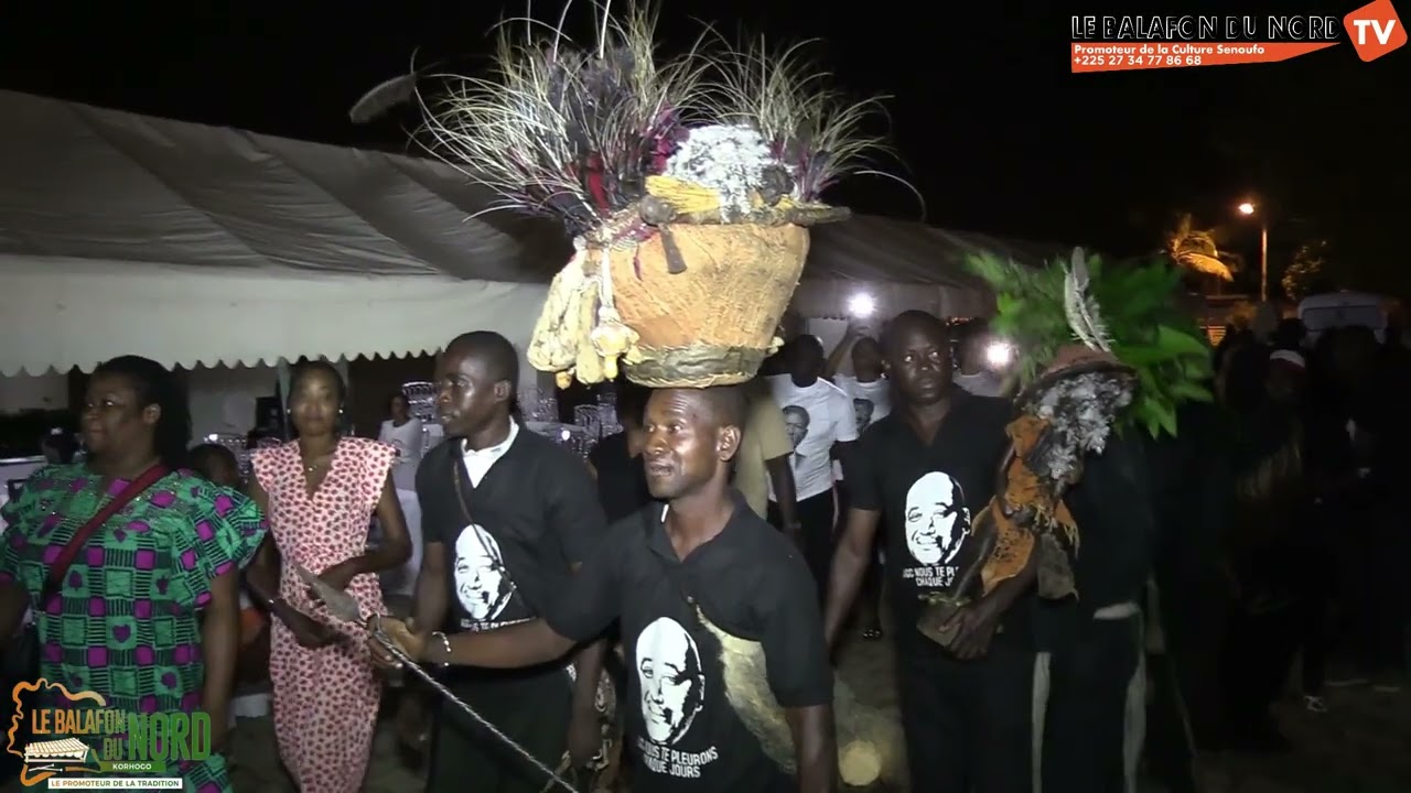 LE SOROMIGUIDJO DE KORHOGO PENDANT LA CEREMONIE DES SUPERS PRIX GON COULIBALY ET AGC