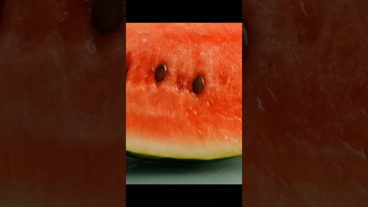 Watch this ultra-satisfying 8-second HD video of fresh fruit cutting and juice making!