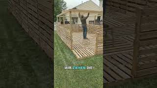 Gartenlaube aus Paletten selbst gebaut