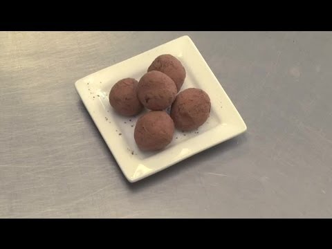 Video: How To Make Chocolates With Strawberry Jam