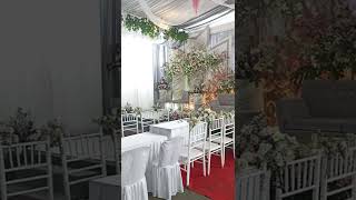 Dekorasi Pernikahan Di Halaman Yang Luas