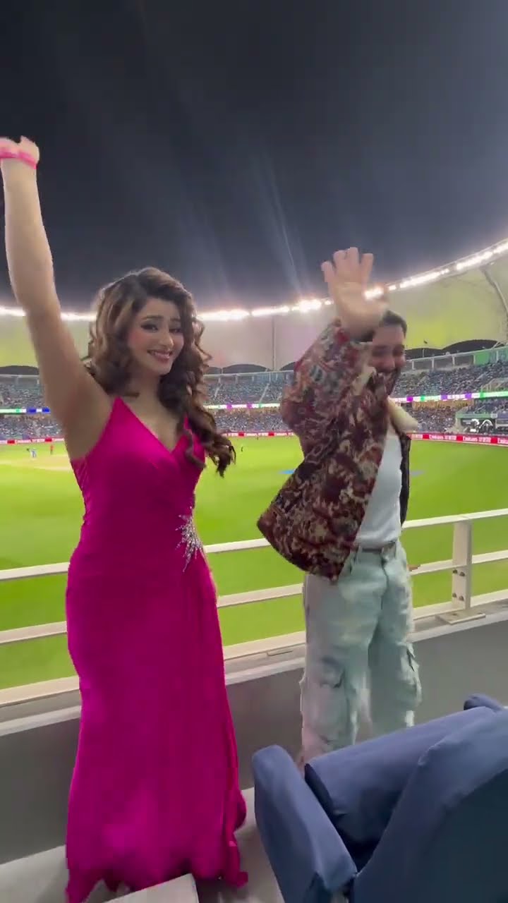 Urvashi Rautela GROOVES to Dabidi Dibidi with Orry at India VS Pakistan?? #shorts #indiavspakistan