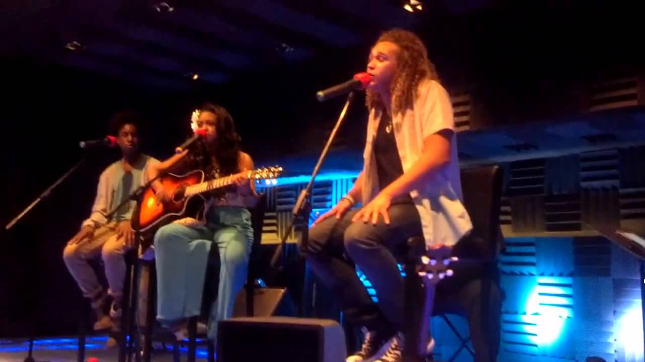 Diamonds (DeAndre Brackensick Live Performance in San Francisco) - YouTube