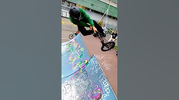 Along for the ride 🚲 (🎥: Elex.fpv/IG) #fpv #drone #freestyle