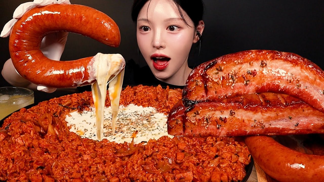 SUB)실비김치로 만든 크림 김치볶음밥에 킬바사소세지 먹방! 통삼겹 베이컨까지 극락조합🔥 Kimchi Fried Rice & Kielbasa Mukbang Asmr