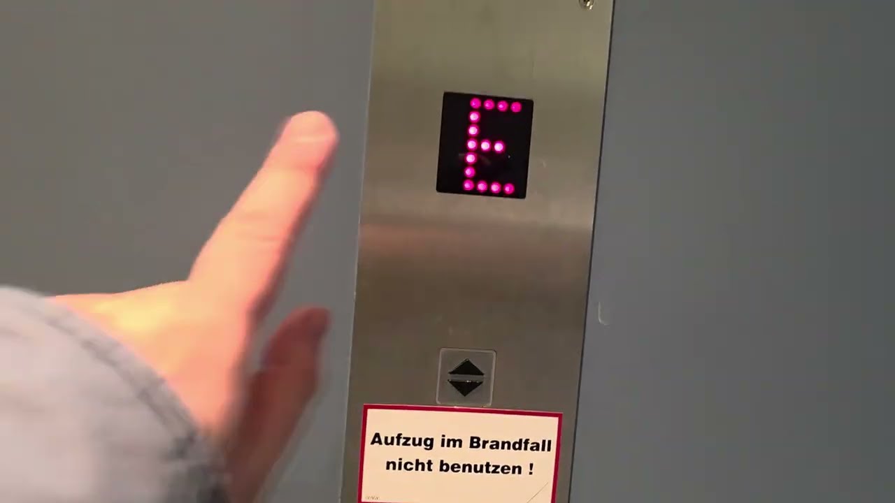 Fahrstuhl Leichsenring im Bürgersaal Wandsbek Hamburg