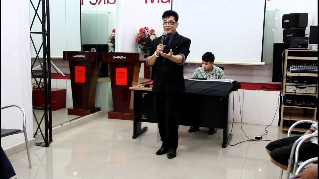 Iron Chef Vietnam MC Thanh Bạch 1 YouTube