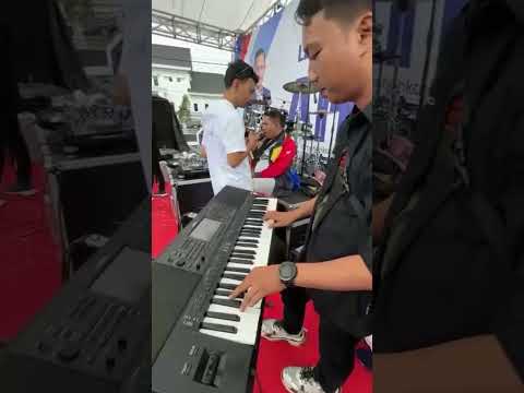 cinta berpayung bulan cipt.Eddy Lestaluhu