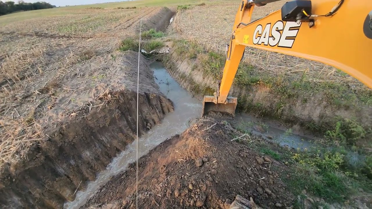 COMO FAZER VALA DE DRENAGEM // Escavadeira hidráulica 