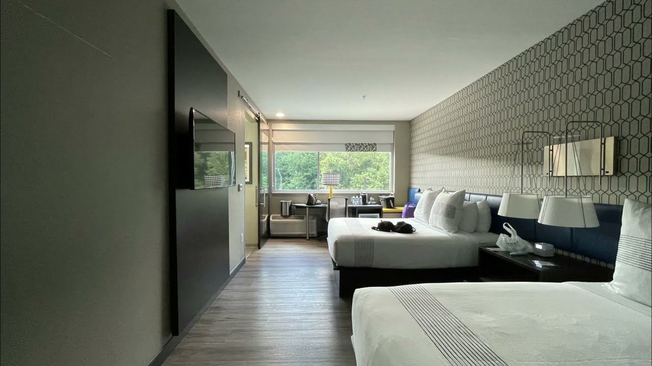 Hotel Room Tour: Glo by Best Western in Asheville, NC. (read description)