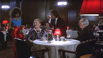 Arthur 1981/ Restaurant Scene / Dudley Moore