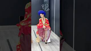 Dáng Ngồi Đẹp Với Cổ Phục Việt Nam