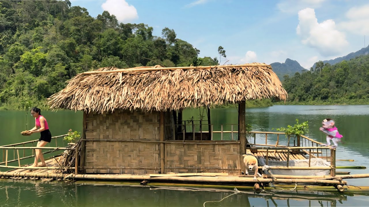 A Girl Builds a Floating House in the Middle of a Lake to Survive ...