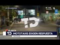 Mototaxistas derriban portón de la Guardia Nacional en Zapopan tras el abuso contra un estudiante