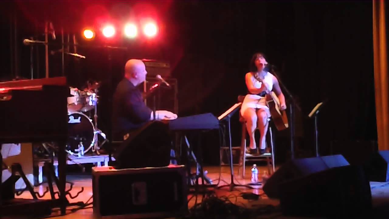 Danielle Schnebelen and Shinetop at El Jebel  2-22-14  Looking Thru The Eyes Of Love