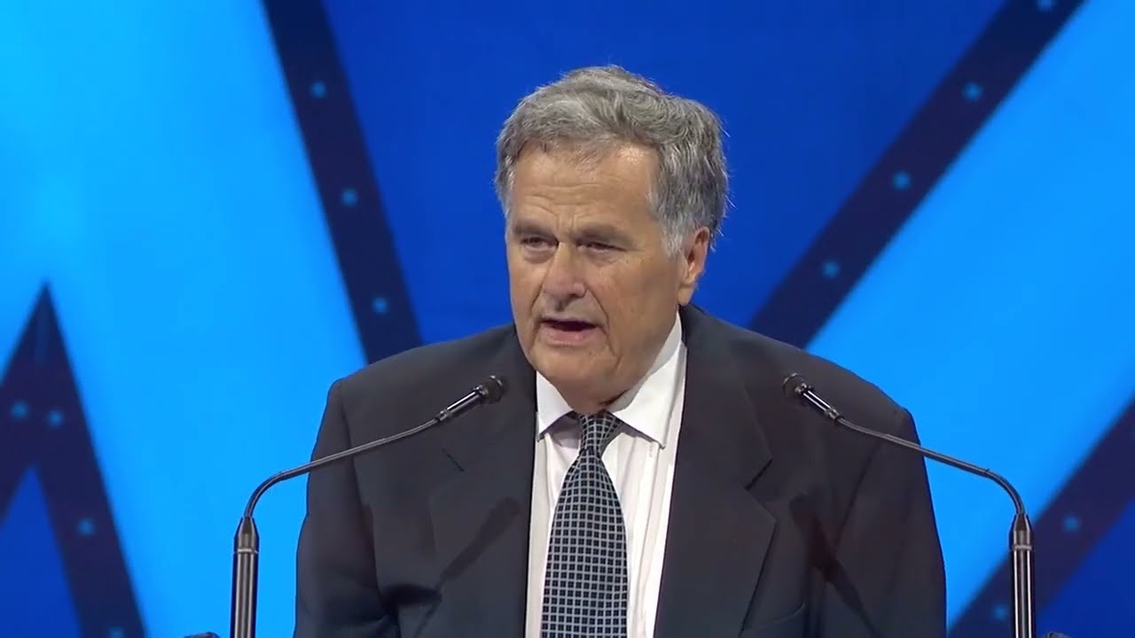 Mark Whicker honors Gerry Fraley, 2024 BBWAA Career Excellence Award winner