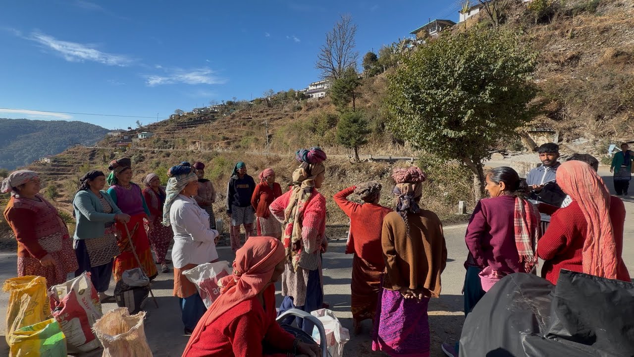 🔥नारी शक्ति: गाँव की मेहनती महिलाएँ 💪✨ (Hardworking Village Women)