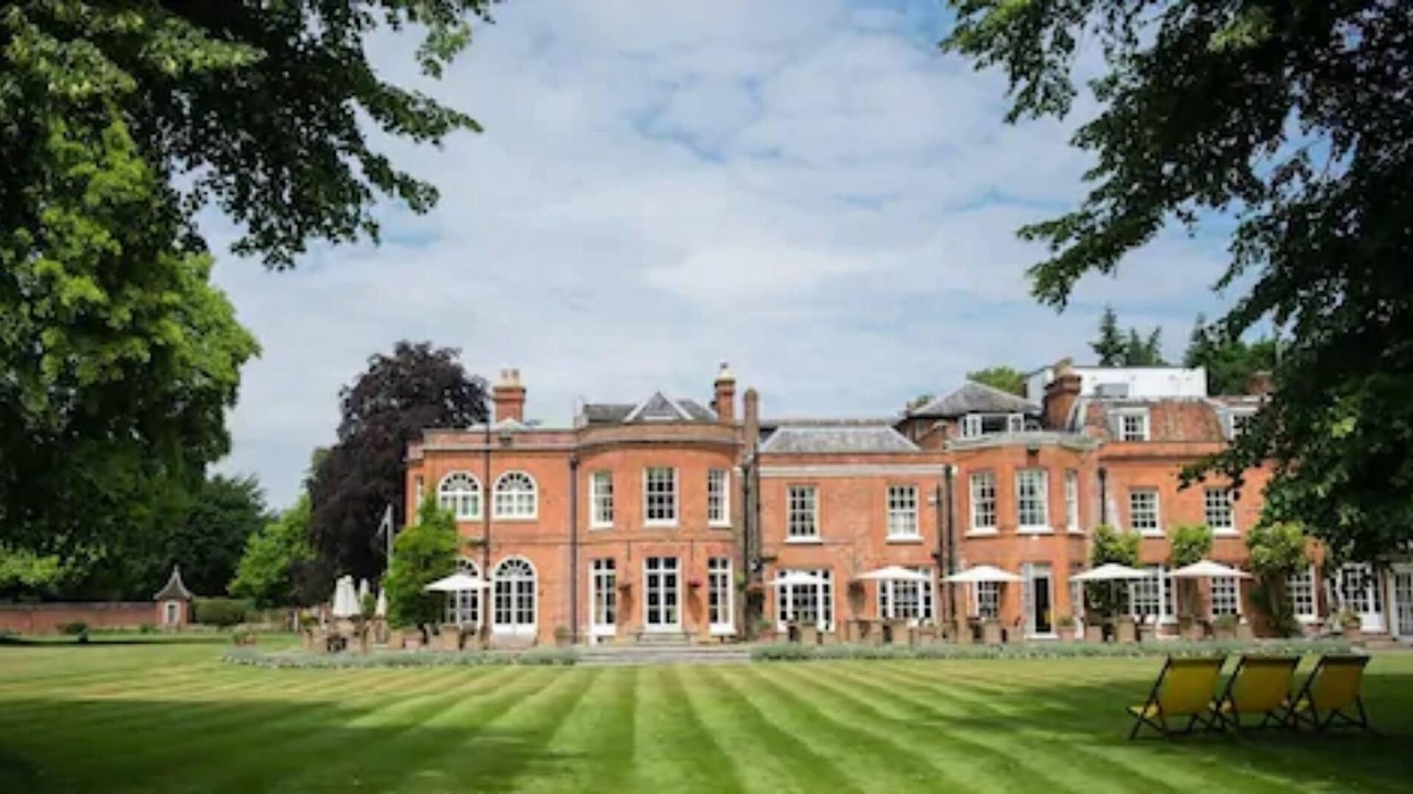 Royal Berkshire, Ascot, United Kingdom | Travel With Kiara