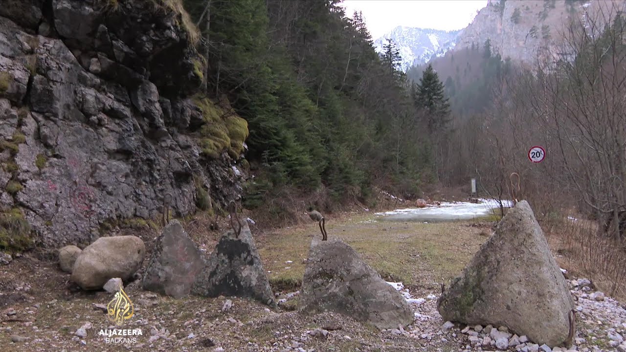 Blokada ceste Čakor - Peć: UNMIK barikade postavio 1999.