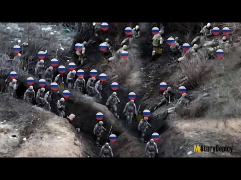 Horrible blow up! Ukrainian FPV drone mercilessly blow up Russian infantry in trenches Kharkiv