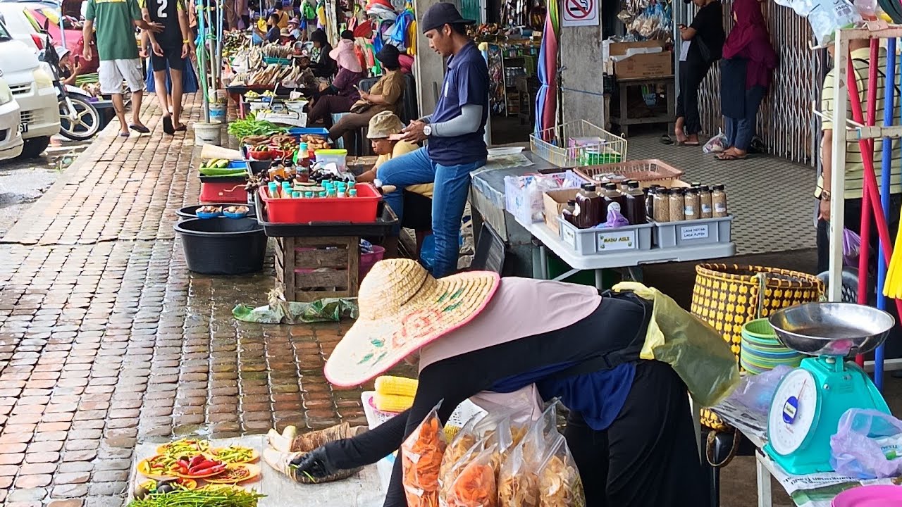 Pasar Lachau // Betemu Enggau Penyanyi Legend Johnny Aman