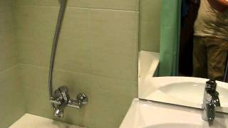 видео Ремонт ванной комнаты в хрущевке в Москве и области
