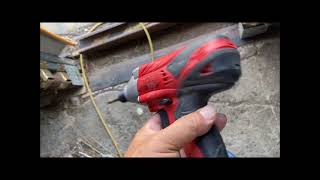 リョウビのニッカドタイプのインパクトドライバーの不動、悪いのはどこだ？