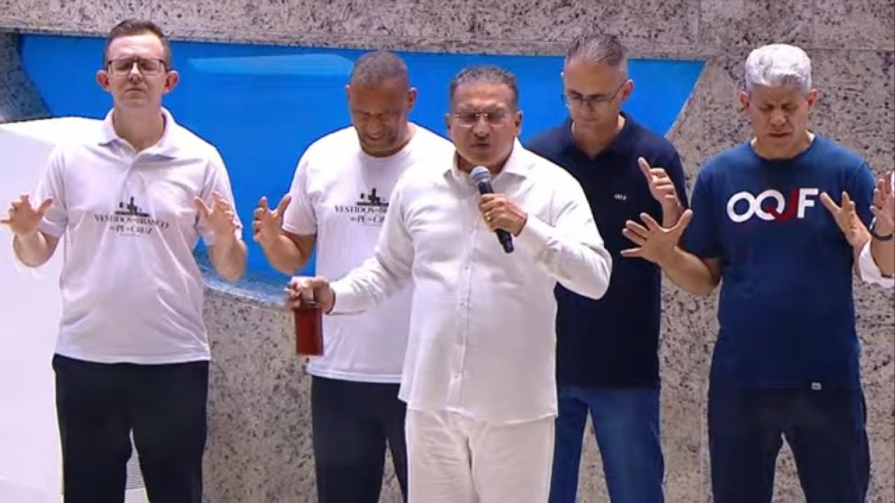 ORAÇÃO DA MEIA-NOITE, COM O BISPO GUARACY SANTOS