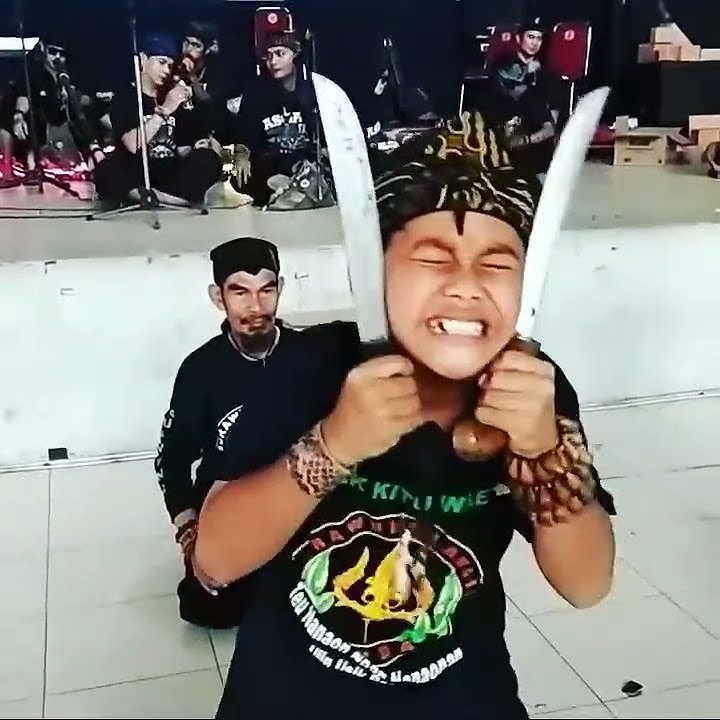 Seni Debus Padepokan Surawung Langit Sunda feat karinding Asgar Acara gemastama di mayang sunda