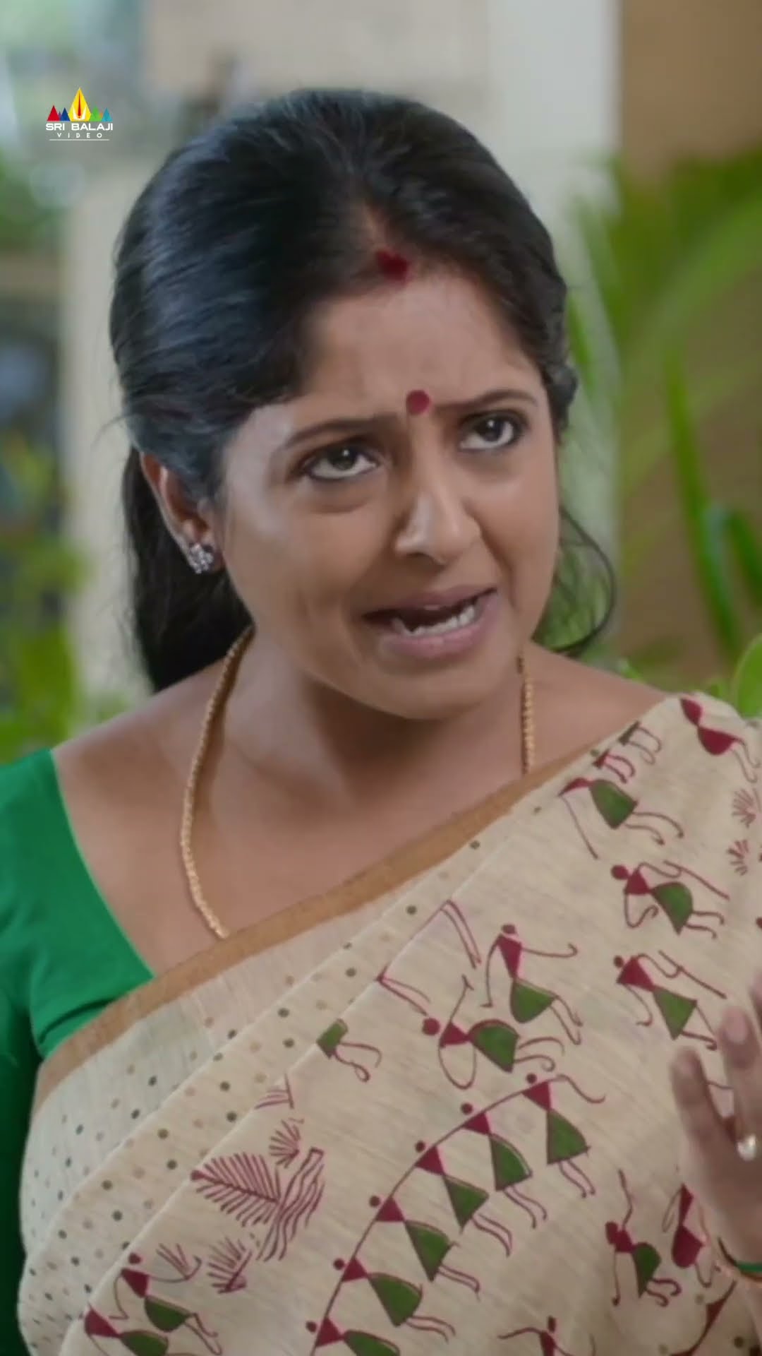 అమ్మ నాన్నని కూడా ఎదురించేంత ప్రేమ వాళ్ళది ! #manucharitra | #meghaakash | #shorts | #ytshorts