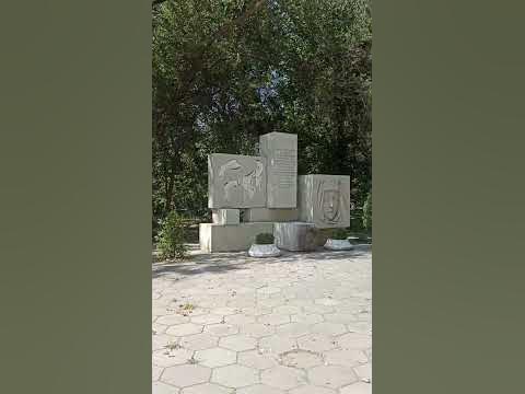 Памятник - мемориал жертвам теракта в КИЗЛЯРЕ. - YouTube