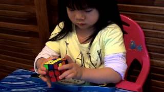 2 years old girl Youngest Rubik&#39;s Cube Solver :70 seconds