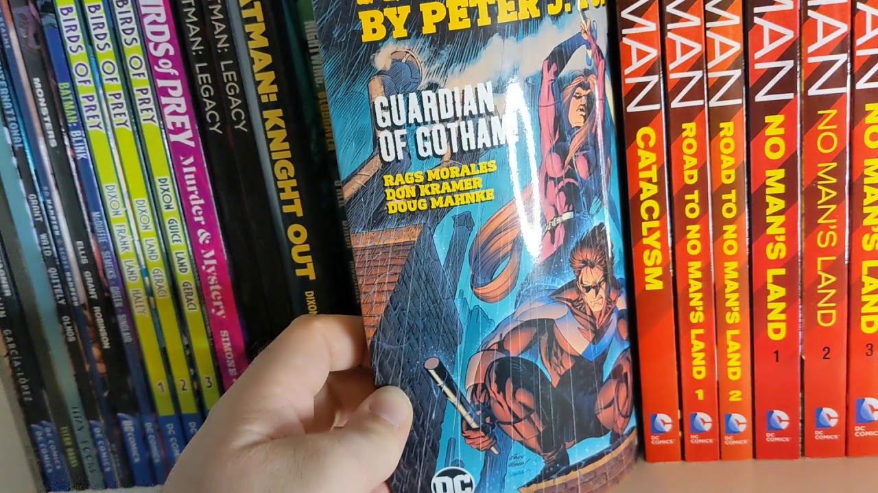 Batman and DC bookshelf! Tpb, hardcover, graphic novel collection.
