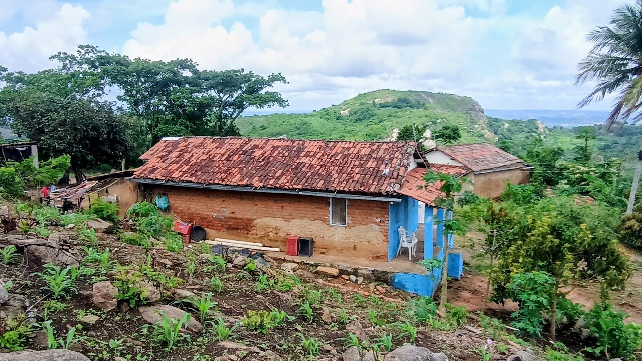 Um lugar incrível e tudo verde com a chegada da chuva no nosso agreste nordestino uma maravilha.🙏👏