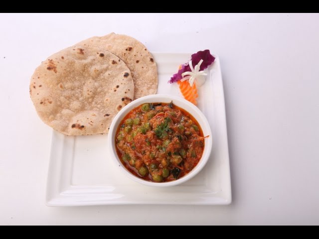 TAMATO KURMA WITH GREEN PEAS | Vahchef - VahRehVah