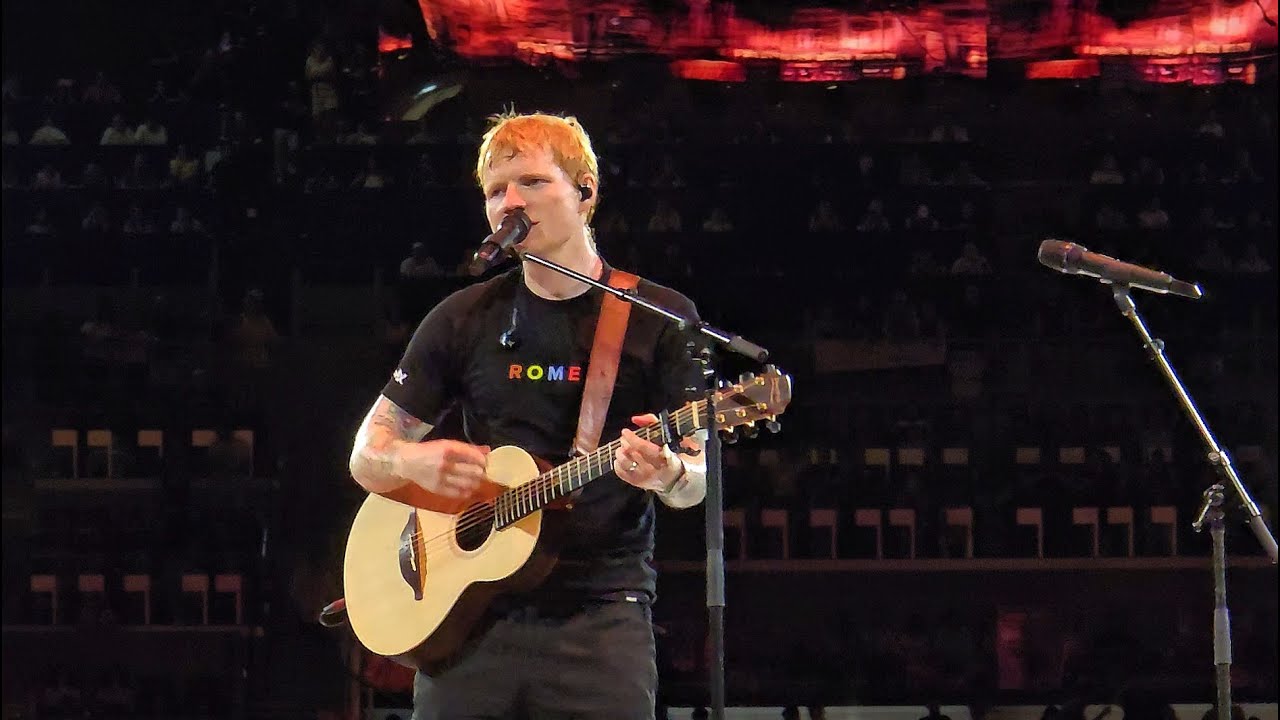 Ed Sheeran - Old Phone "The Mathematics Tour 2025" Live in Roma "Stadio Olimpico" 14.06.2025 Ed Sheeran - Old Phone "The Mathematics Tour 2025" Live in Roma "Stadio Olimpico" 14.06.2025