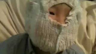 20091107 もっち3歳、おむつをかぶる