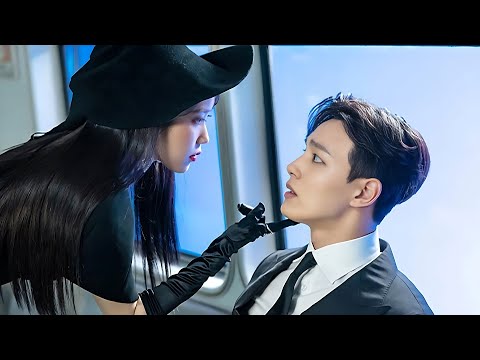 شاب بيقدر يشوف الاشباح وبيشوف بنت عمرها الف وبيقع في حبها ملخص كوري شاب بيقدر يشوف الاشباح وبيشوف بنت عمرها الف وبيقع في حبها ملخص كوري