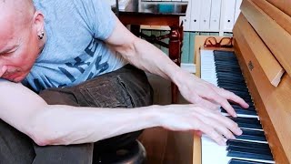 April´s Wet Dog Schönberg Blues (chromatic piano improvisation)