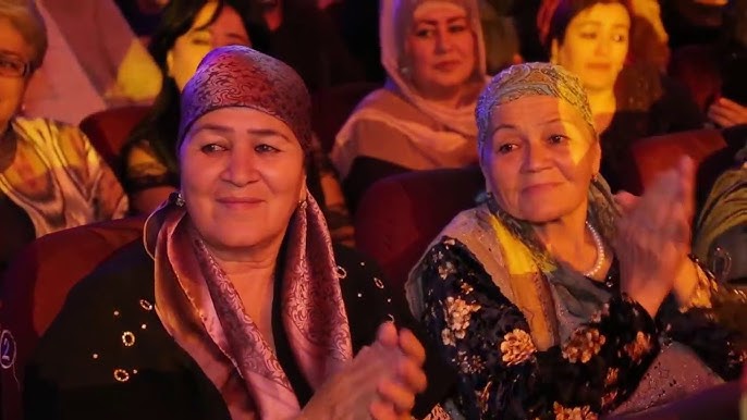 Qizlarga durbin orqali qarash video