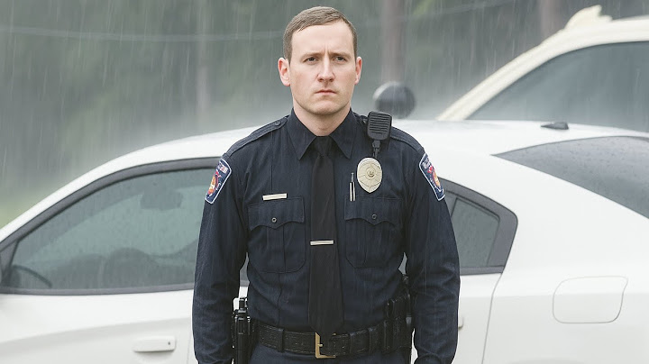 A Police Officer's Silent Salute in the Rain Uncovered a Forgotten WWII Hero | True Story