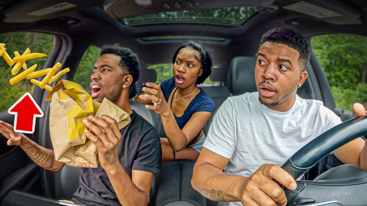 ВЫБРАСЫВАЕМ ЕДУ ТАТИ И ТИДЖЕ ИЗ ОКНА!