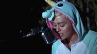 A Devastated Miley Cyrus Cries While Singing a Song She Wrote About Her Dead Blowfish