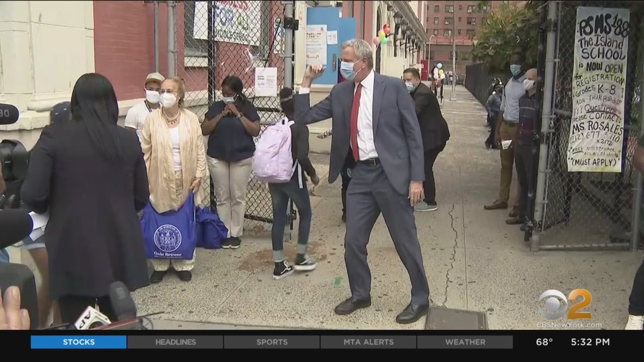 Mayor De Blasio Claims City Cannot Afford $900 Million Owed To Teachers, Citing Fiscal Crisis Caused