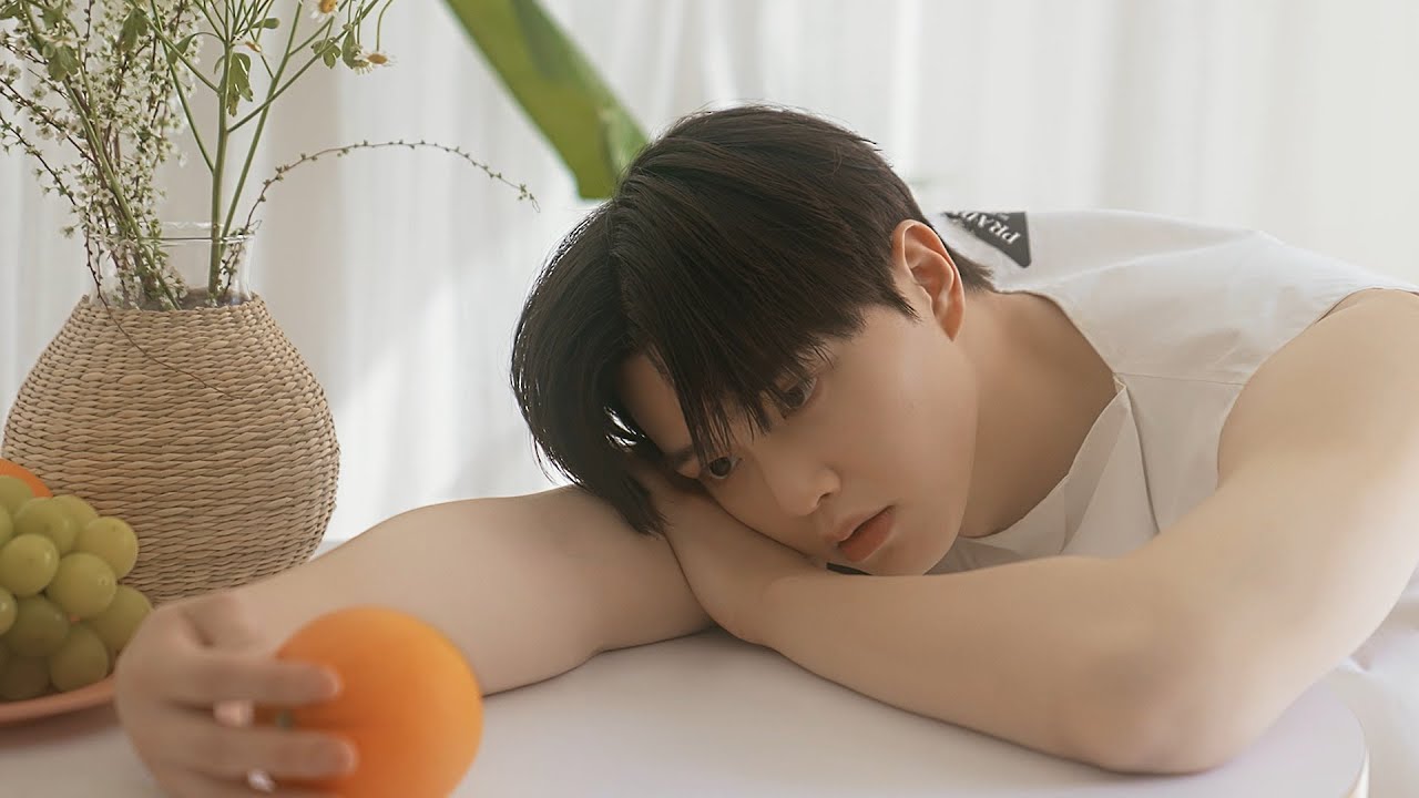 ARENA X PRADA | ソン・ガン ジャパンオフィシャルサイト