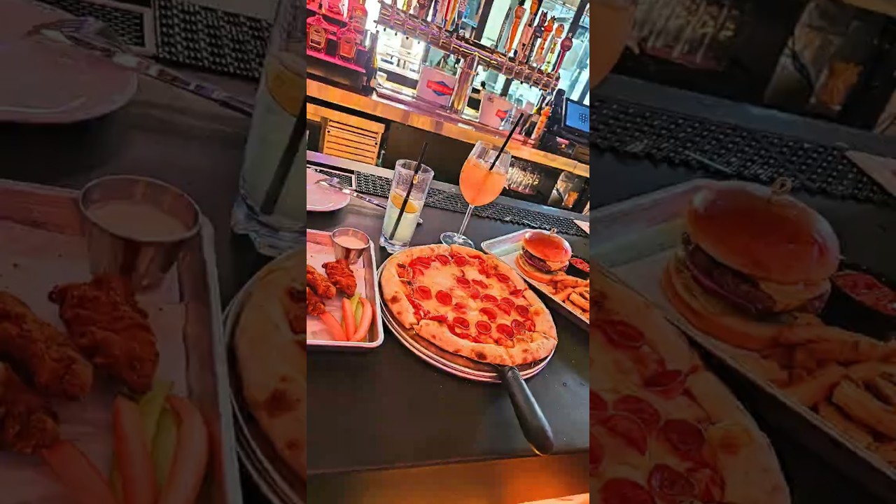 We Tried EVERYTHING at Bottled Blonde Las Vegas 🍔🍕